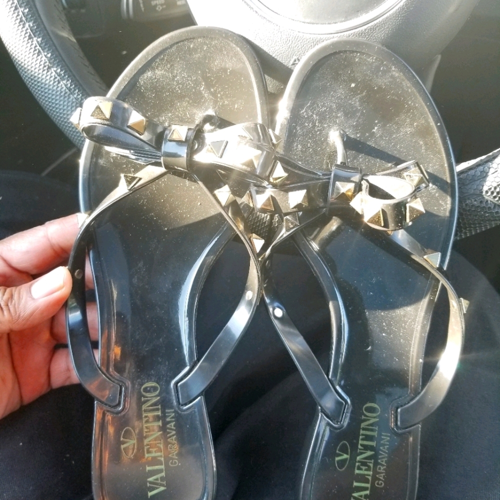 Valentino Garavani flip flops size 7